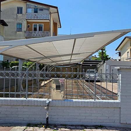 Appartamenti Lino Caorle Exterior foto